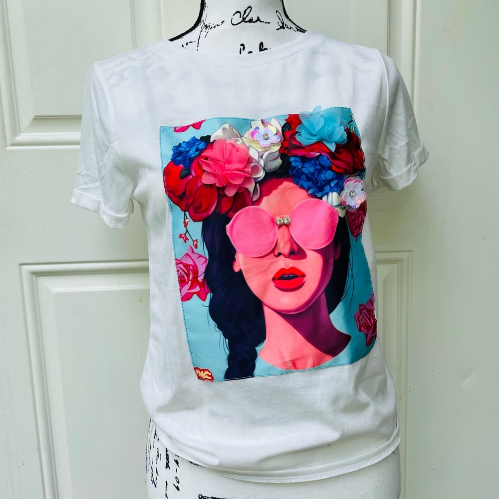 Heart and Arrow  embellished T-Shirt SZ  Medium , NWT runs small.